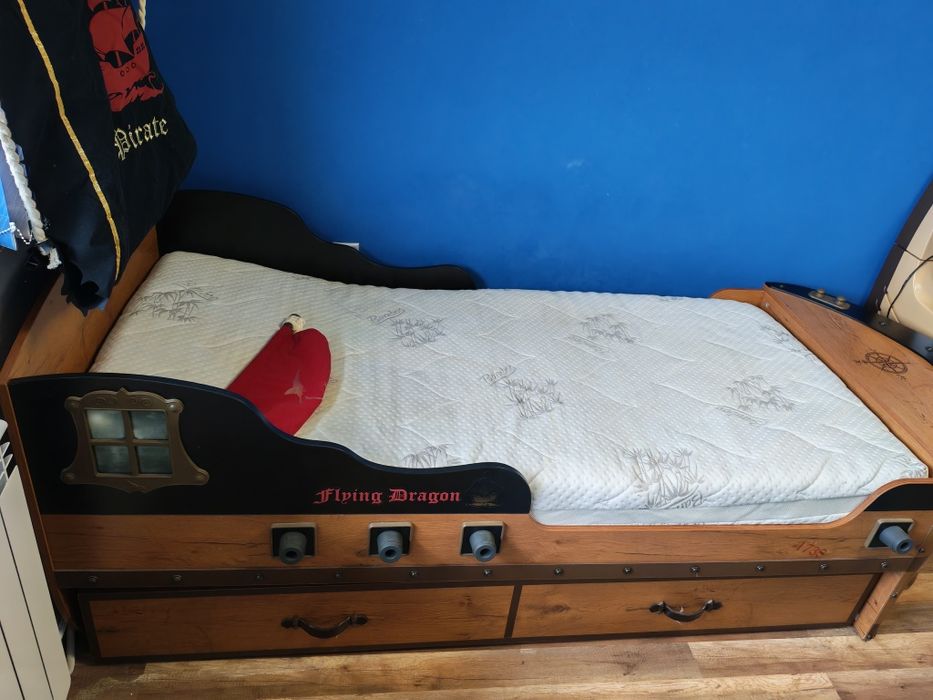 Детско легло пиратски кораб