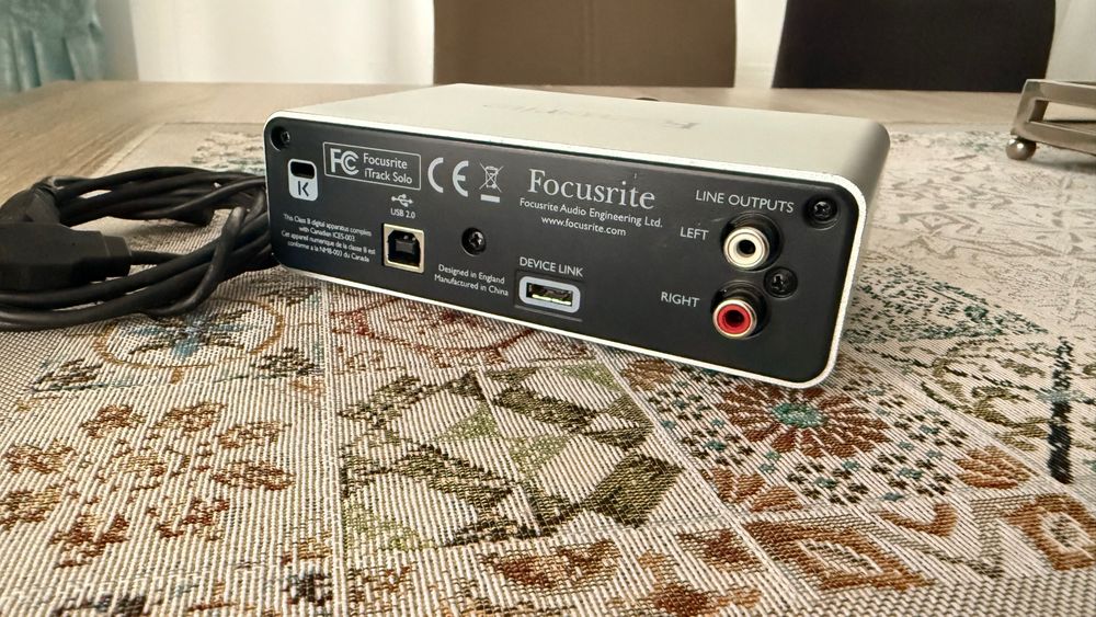 Interfata Audio Focusrite iTrack Solo Placa de Sunet Externa USB Microfon si Chitara + placa de sunet PC