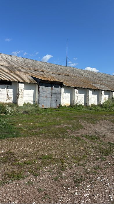 Три склада в село Переметное