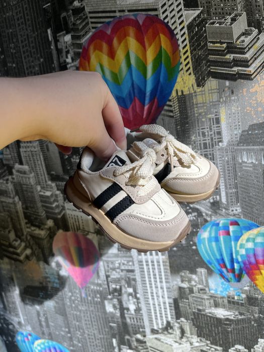 Детские кроссовки