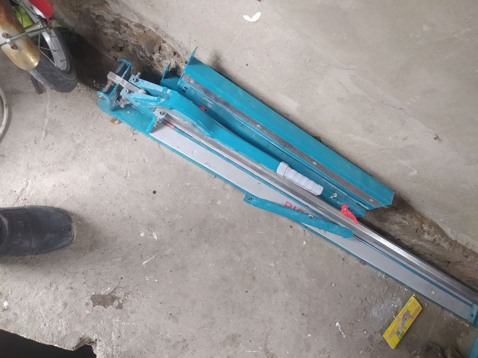 Продается плиткорез 120см