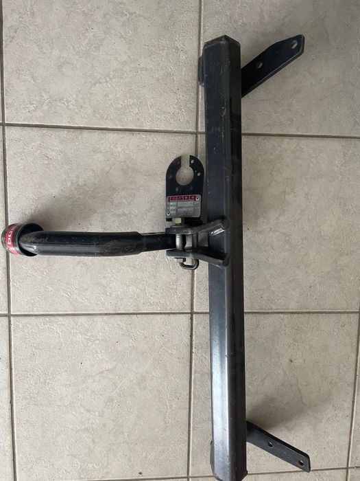 Cârlig de remorcare auto