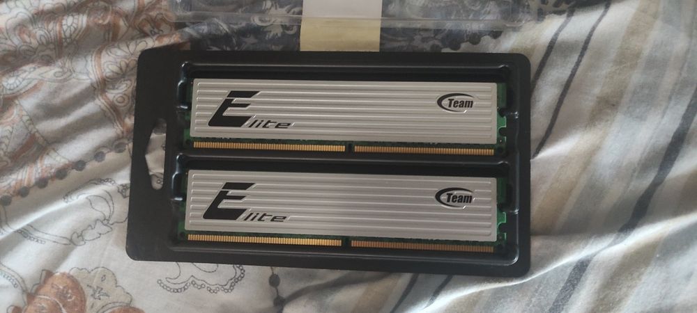 Оперативная память DDR II 4 Gb.