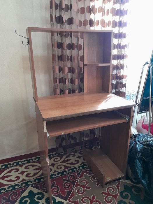 Отдам даром Компьютерный стол