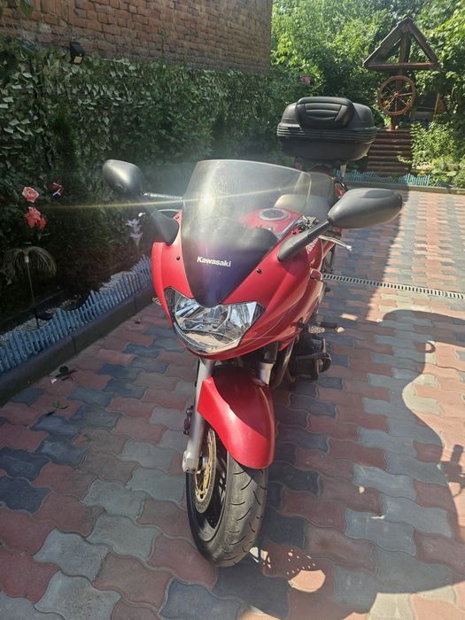 Vand  kawasaki zr7s an 2002 recent adus din Germania