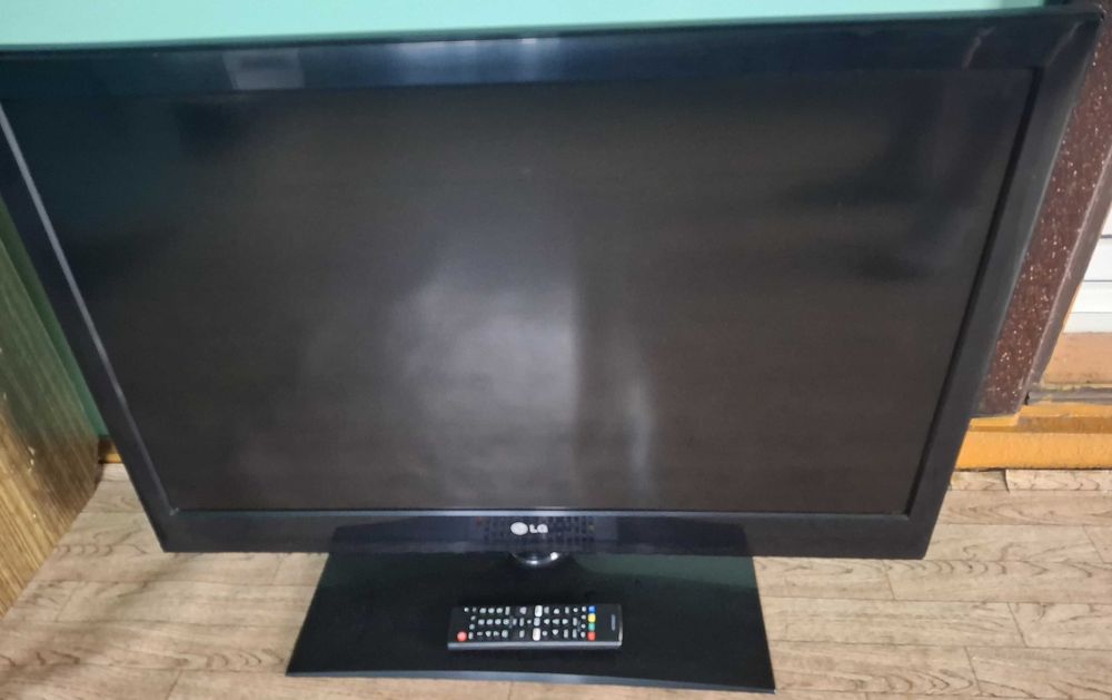 Телевизор LG      .