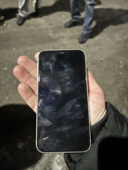 Продам Айфон 11