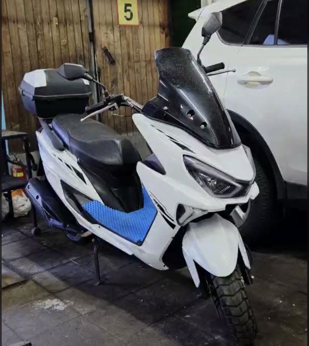 Продам  скутер MAXI 150 кубов