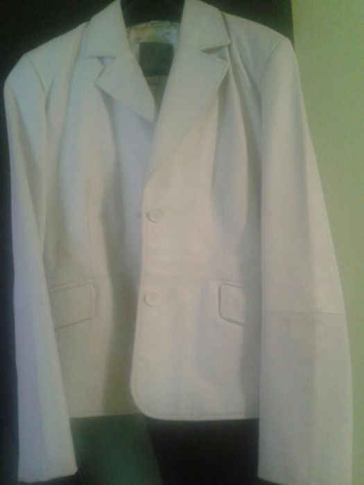 Sacou piele alb superb