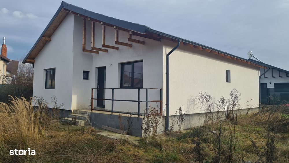 Casă de vânzare în Curtea de Argeș.