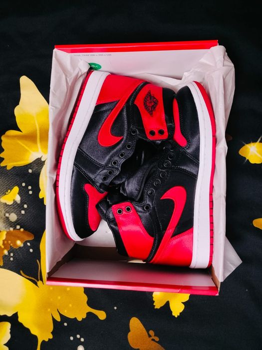 Vând adidași Nike Jordan