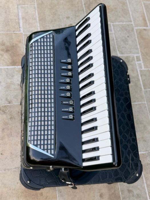 Acordeon italian Excelsior(Orlandoni) 120 basi  negru