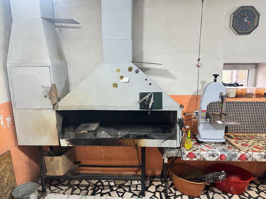 Продам кафе по адресу пр.Республики 148