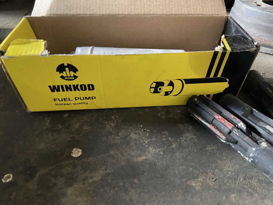 Продам запчасти от 124 мерс