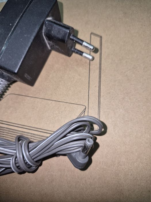 Продам адаптер питания телефона