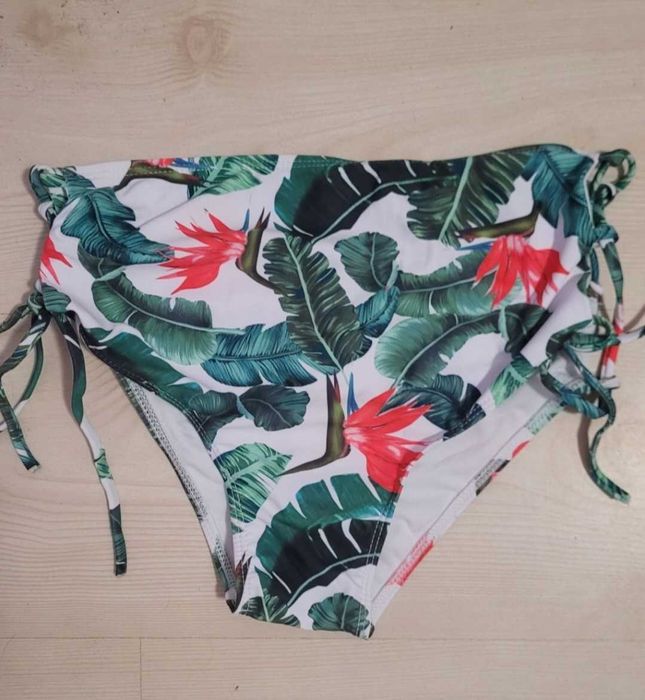 Бански костюми и долнища 10лв s-m размер.