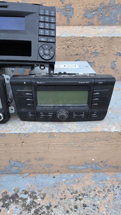 Radio cd-player mp3 vw golf 5 touran skoda Mercedes