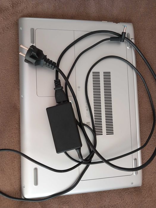 HP ProBook G5 - 15.6''  i5-8250U 8GB RAM 256GB  SSD - перфектен