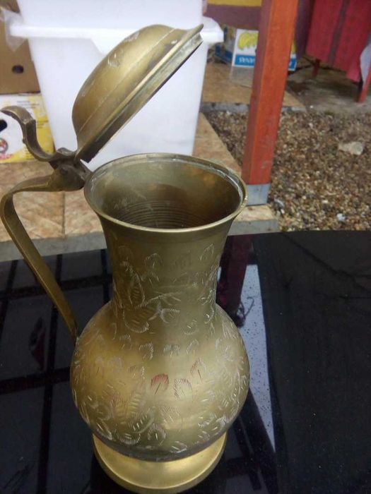 Carafe din bronz/alama