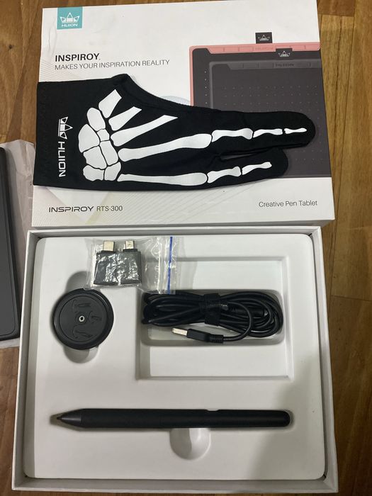 Продаётся графический планшет HUION INSPIROY RTS-300