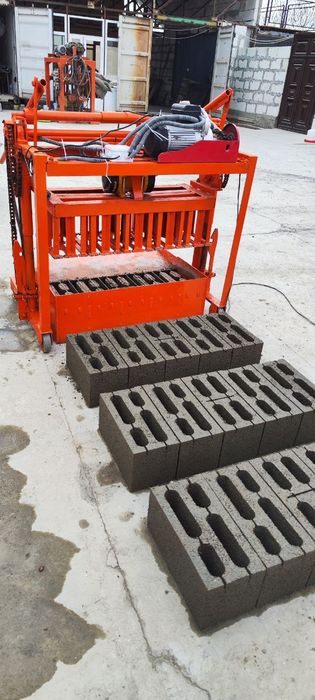 Shlakablok aparat pol avtomat 220v   kreditga xam boladi