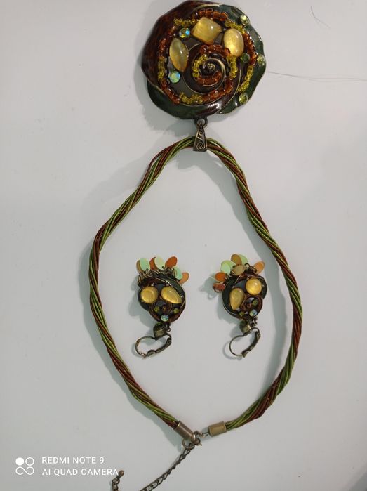 Ожерелья ручной работы