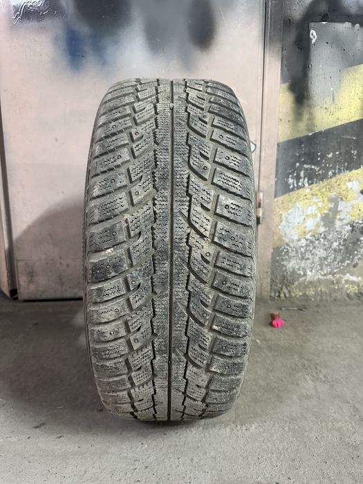 KUMHO 285/60/18 с шипами