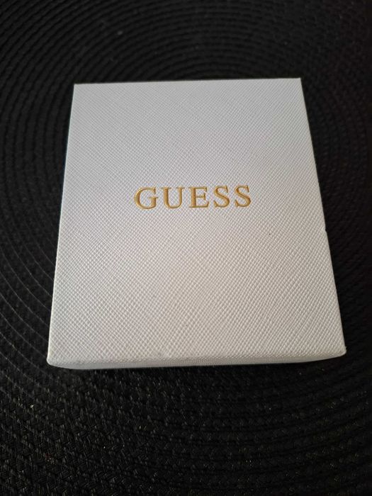 Дамска гривна GUESS