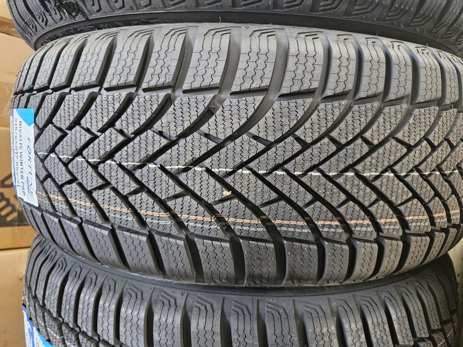 215/55R17 Fortune зимни 26г.