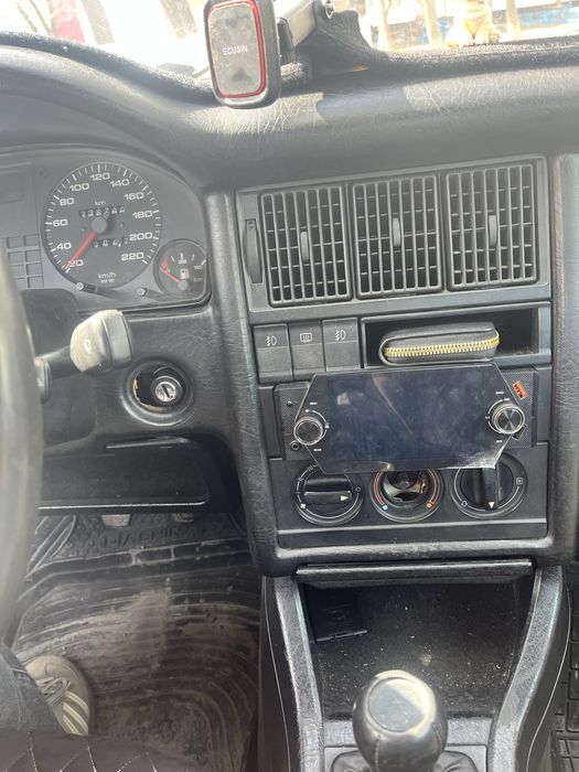 Продам Ауди 80 б3