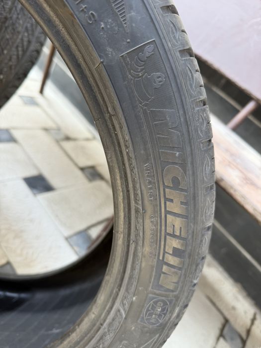 245/40/19 комплект