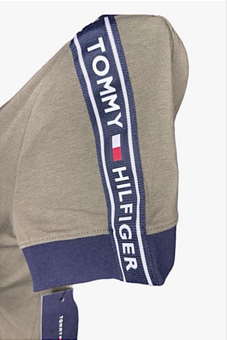 Спортна рокля Tommy Hilfiger - размер М ; нова с етикет