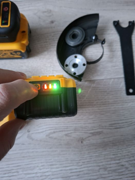 Болгарка  акамуляторная