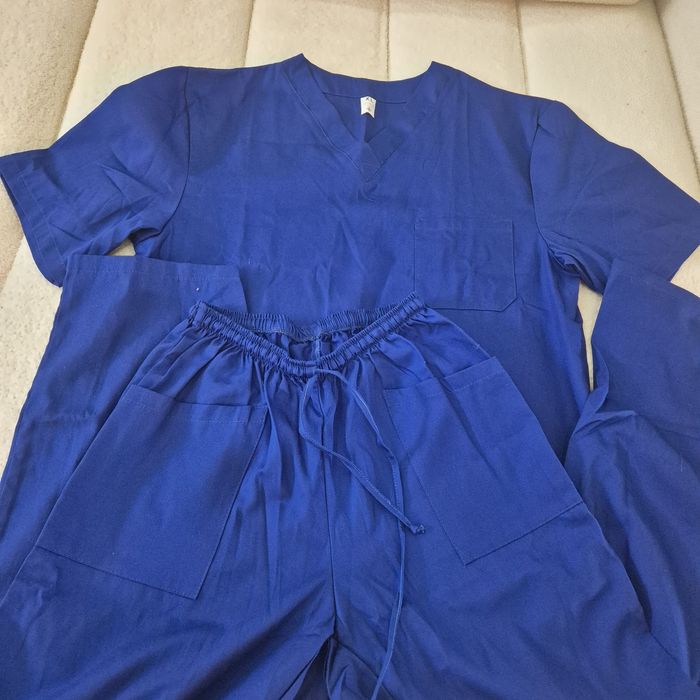 Ново медицинско облекло – тъмно синьо, размер XL
