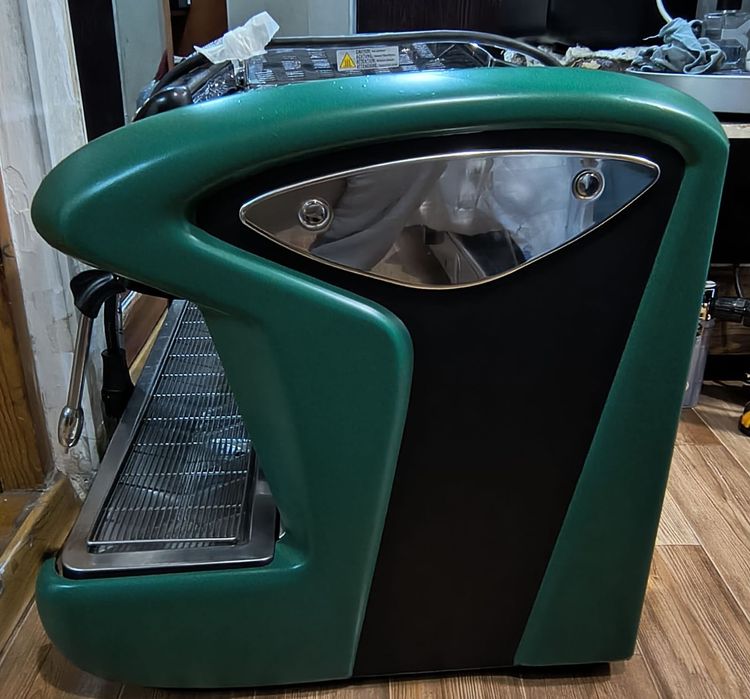 Профессиональная Кофемашина Faema Emblema