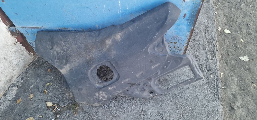 Заднее левое крыло Тойота Королла