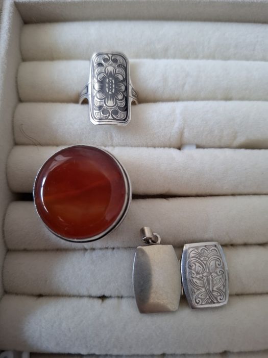 Продаетя серебренные изделия