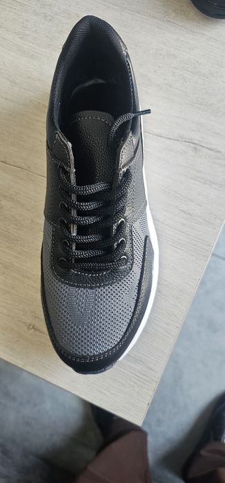 erkaklar va ayollar oyoq kiyimlari tozza teri mahsuloti