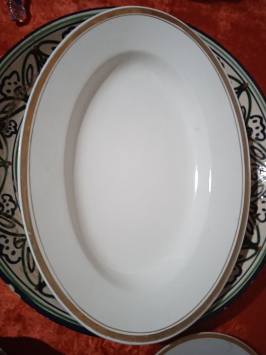 Тарелки мелкие и глубокие, большие и маленькие, салатницы Новые