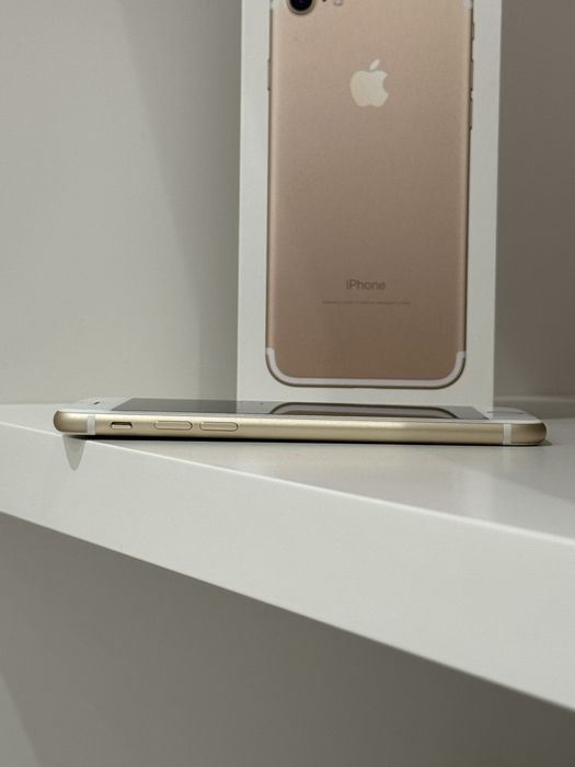 Телефон iPhone 7 128ГБ