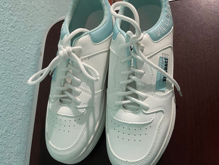 Кроссовки унисекс