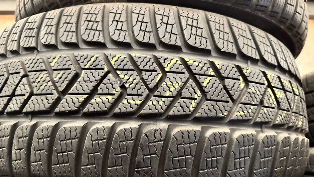 235 55 17 pirelli зима 4 штуки