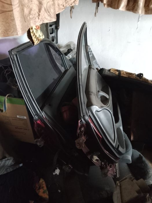 Продам запчасти на мазда