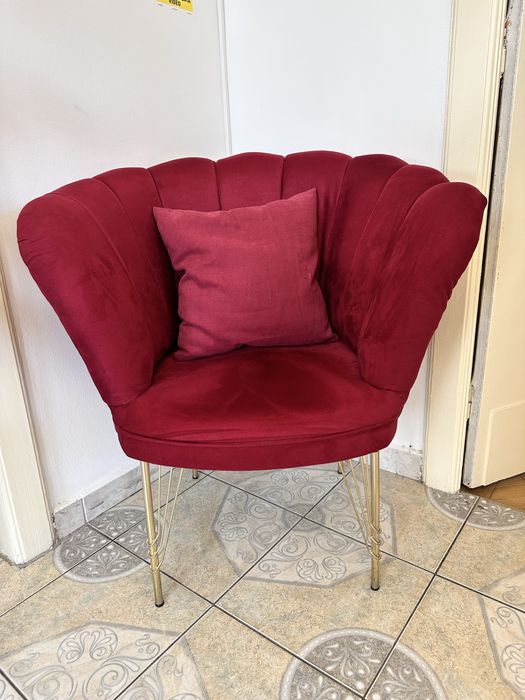 Mobila de lemn pentru living sau birou