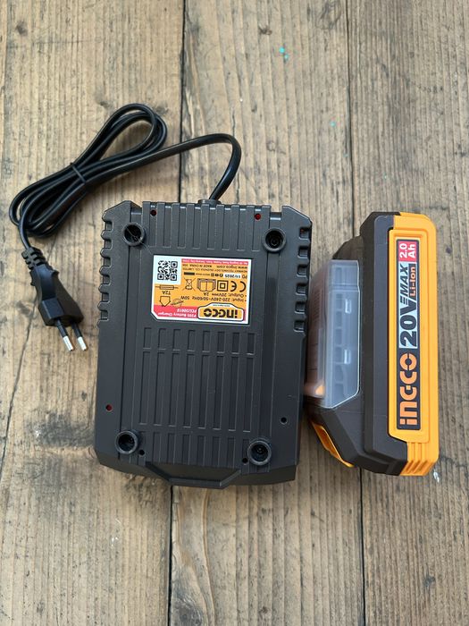 Pachet acumulator si incarcator Ingco / Total, nou
