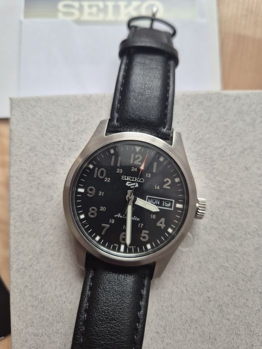 Мужские часы Seiko.