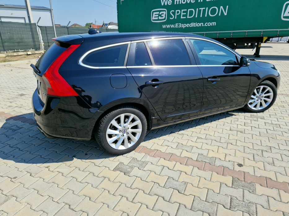 Vând volvo v60 2015