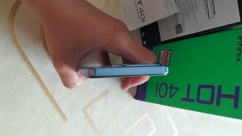 Infinix hot 40i Hotira 8+8/128
Narxi 900 ming