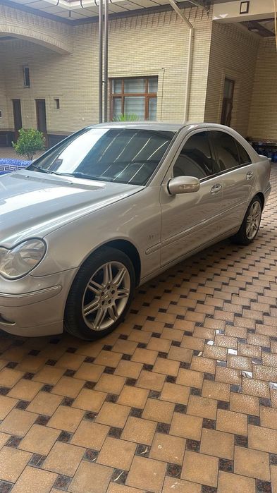 Продается машина mercedes-bens 203