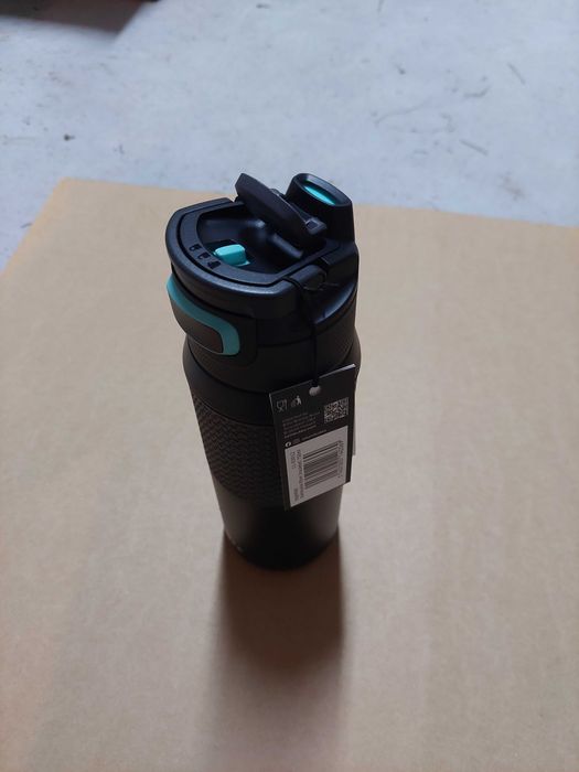 НОВИ термоси CONTIGO и двустенни метални бутилки KAMBUKKA